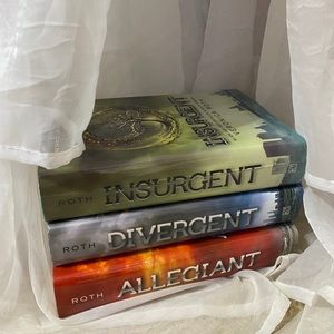 Divergent book series
